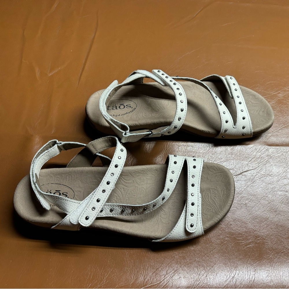TAOS leather rhinestone sandals